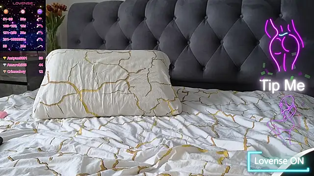 Snapshot of Strip-Lady chatting on March 2025 06:51:01 AM Strip-Lady online show from March 2025 06:51:01 AM