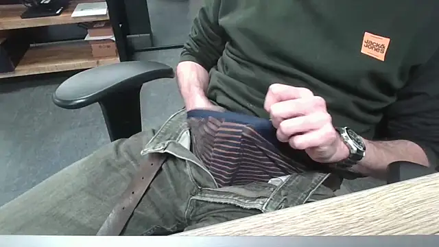 Michealtje85 online show from February 2026 04:22:01 PM