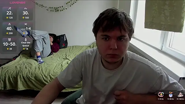 Snapshot of MashkaRay chatting on April 2026 09:32:02 AM MashkaRay online show from April 2026 09:32:02 AM