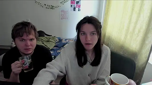 Snapshot of MashkaRay chatting on April 2026 12:22:02 PM MashkaRay online show from April 2026 12:22:02 PM