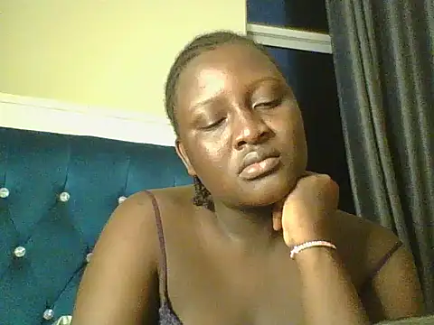 Snapshot of Heavy_ass chatting on April 2026 08:28:02 PM Heavy ass online show from April 2026 08:28:02 PM