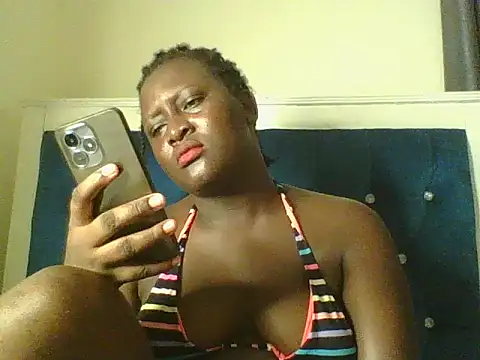 Snapshot of Heavy_ass chatting on April 2026 06:54:02 PM Heavy ass online show from April 2026 06:54:02 PM