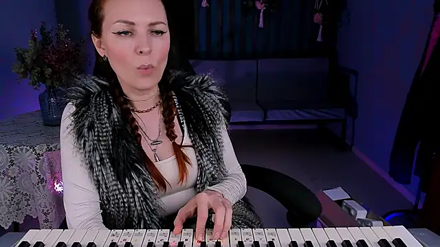 Snapshot of VandaRossi chatting on January 2025 03:35:01 PM VandaRossi online show from January 2025 03:35:01 PM