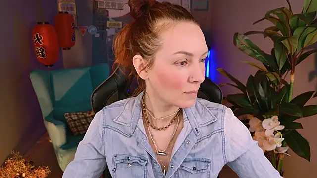 Snapshot of VandaRossi chatting on January 2025 05:05:02 AM VandaRossi online show from January 2025 05:05:02 AM