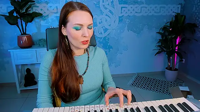 Snapshot of VandaRossi chatting on January 2025 02:21:01 PM VandaRossi online show from January 2025 02:21:01 PM