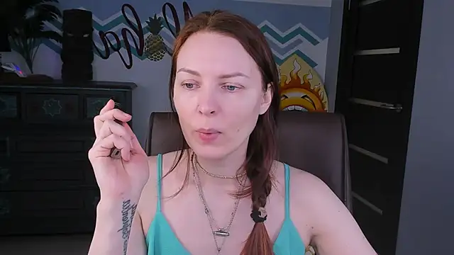 Snapshot of VandaRossi chatting on February 2025 05:49:02 AM VandaRossi online show from February 2025 05:49:02 AM