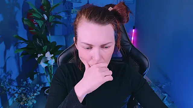 Snapshot of VandaRossi chatting on March 2025 02:13:01 PM VandaRossi online show from March 2025 02:13:01 PM