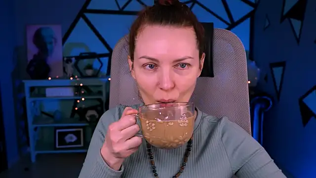 Snapshot of VandaRossi chatting on March 2025 05:30:01 AM VandaRossi online show from March 2025 05:30:01 AM