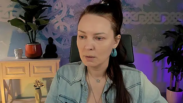 Snapshot of VandaRossi chatting on September 2025 08:16:02 AM VandaRossi online show from September 2025 08:16:02 AM