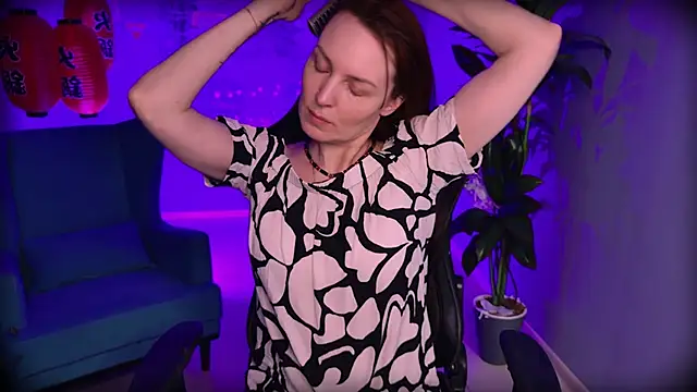 Snapshot of VandaRossi chatting on October 2025 11:10:01 AM VandaRossi online show from October 2025 11:10:01 AM