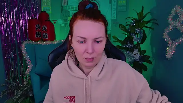 Snapshot of VandaRossi chatting on December 2025 09:47:01 AM VandaRossi online show from December 2025 09:47:01 AM