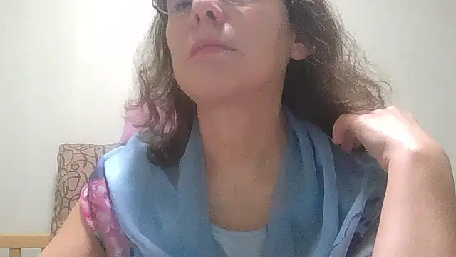 HollyJewel online show from November 2025 04:41:02 PM