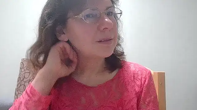 Snapshot of HollyJewel chatting on March 2026 05:02:01 PM HollyJewel online show from March 2026 05:02:01 PM