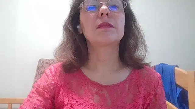 Snapshot of HollyJewel chatting on April 2026 04:13:02 PM HollyJewel online show from April 2026 04:13:02 PM