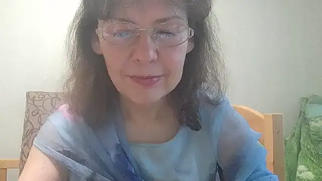 Snapshot of HollyJewel chatting on June 2026 03:47:01 PM HollyJewel online show from June 2026 03:47:01 PM