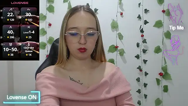 Snapshot of Liaroberts1 chatting on February 2026 02:38:01 AM Liaroberts1 online show from February 2026 02:38:01 AM