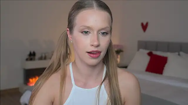 Snapshot of ella_twinkl chatting on March 2026 06:57:01 PM ella twinkl online show from March 2026 06:57:01 PM