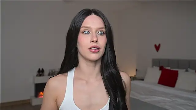 Snapshot of ella_twinkl chatting on March 2026 06:33:01 PM ella twinkl online show from March 2026 06:33:01 PM