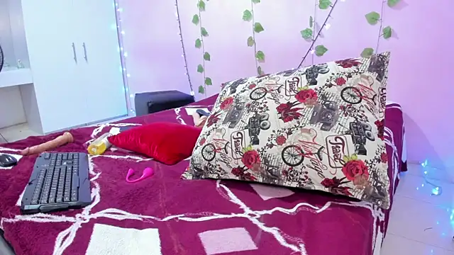 Snapshot of ambersmitx chatting on January 2025 09:36:02 PM ambersmitx online show from January 2025 09:36:02 PM