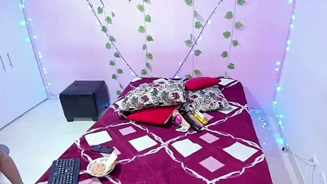 Snapshot of ambersmitx chatting on January 2025 11:45:01 PM ambersmitx online show from January 2025 11:45:01 PM