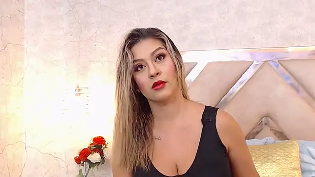 Snapshot of JoannaStanford chatting on February 2025 12:10:01 AM JoannaStanford online show from February 2025 12:10:01 AM