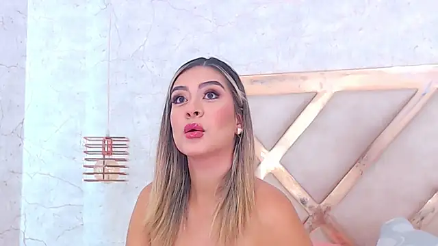 Snapshot of JoannaStanford chatting on October 2025 09:37:01 PM JoannaStanford online show from October 2025 09:37:01 PM