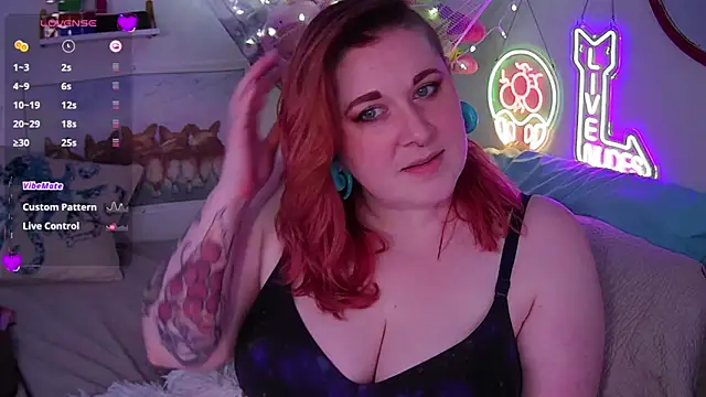 Snapshot of opalreigning chatting on February 2025 09:16:01 AM opalreigning online show from February 2025 09:16:01 AM