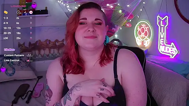 Snapshot of opalreigning chatting on February 2025 09:35:02 AM opalreigning online show from February 2025 09:35:02 AM