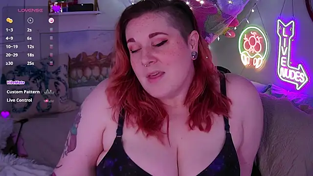 Snapshot of opalreigning chatting on March 2025 06:49:02 AM opalreigning online show from March 2025 06:49:02 AM