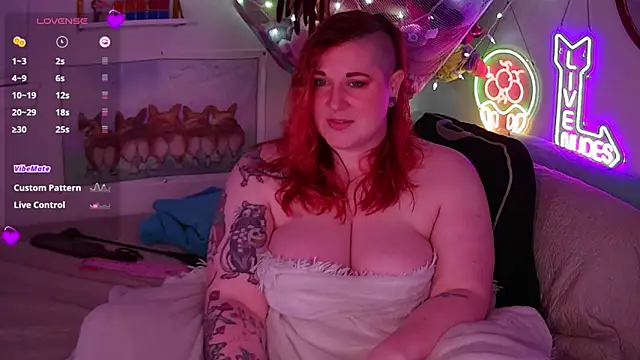 Snapshot of opalreigning chatting on October 2025 07:42:02 AM opalreigning online show from October 2025 07:42:02 AM