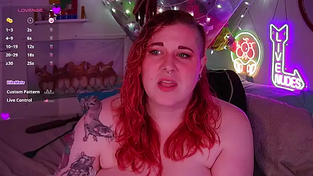 Snapshot of opalreigning chatting on December 2025 06:33:02 AM opalreigning online show from December 2025 06:33:02 AM