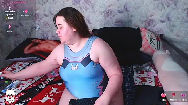 Estelle Hicks online show from February 2025 06:19:01 PM