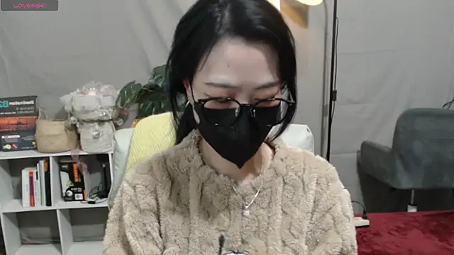 Snapshot of _minji_bae chatting on January 2025 07:10:01 PM  minji bae online show from January 2025 07:10:01 PM