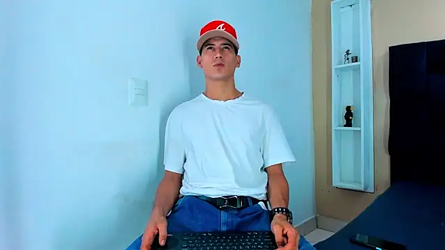 Snapshot of Jhonn_Rhyss chatting on December 2024 02:32:01 AM Jhonn Rhyss online show from December 2024 02:32:01 AM