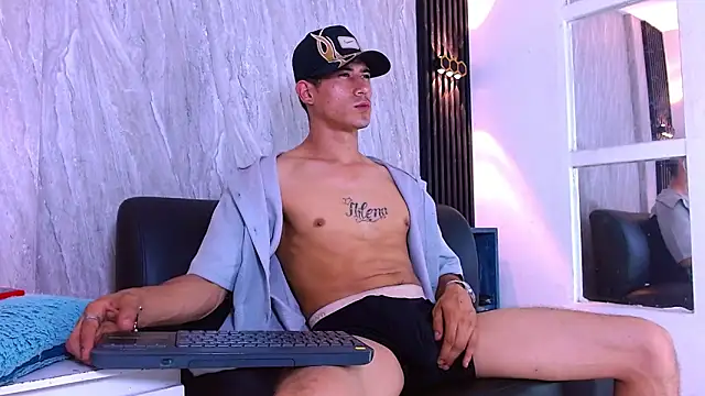 Jhonn Rhyss online show from December 2025 07:32:01 PM