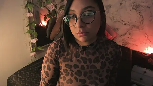 Snapshot of Bella_desi_ chatting on March 2026 01:04:02 PM Bella desi online show from March 2026 01:04:02 PM