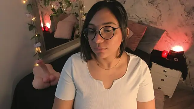 Snapshot of Bella_desi_ chatting on April 2026 01:16:02 PM Bella desi online show from April 2026 01:16:02 PM
