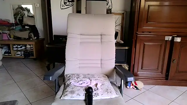 Snapshot of Emily_Posh chatting on June 2026 09:44:01 AM Emily Posh online show from June 2026 09:44:01 AM