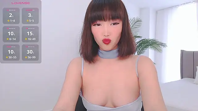 TumiLio online show from February 2025 12:17:02 PM