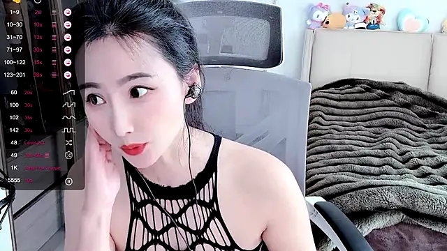 Snapshot of FeiFei-babe chatting on February 2025 07:44:02 AM FeiFei-babe online show from February 2025 07:44:02 AM