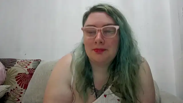 Snapshot of Bustycurves chatting on April 2026 12:00:01 AM Bustycurves online show from April 2026 12:00:01 AM