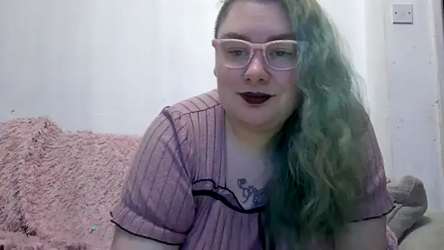 Snapshot of Bustycurves chatting on April 2026 10:55:02 PM Bustycurves online show from April 2026 10:55:02 PM