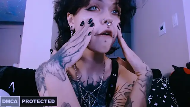 Snapshot of NaughtyLittleFox chatting on March 2026 06:13:02 AM NaughtyLittleFox online show from March 2026 06:13:02 AM