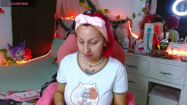 Littlerouse  online show from December 2025 10:39:02 PM