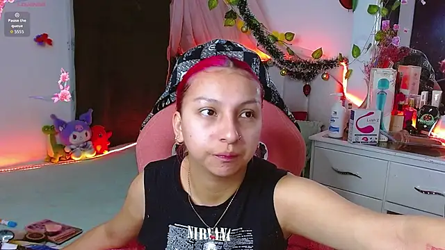 Littlerouse  online show from December 2025 11:23:01 PM