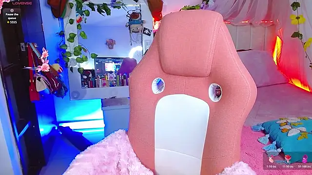 Littlerouse  online show from February 2026 07:03:02 AM