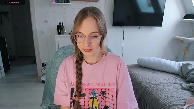 violet blue eyes online show from February 2026 12:56:01 PM