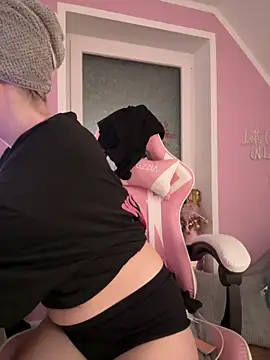 Livewithlucy online show from March 2026 07:03:02 AM