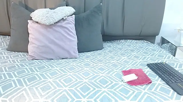 Snapshot of Cherllynn chatting on December 2024 01:36:02 PM Cherllynn online show from December 2024 01:36:02 PM