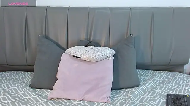 Snapshot of Cherllynn chatting on January 2025 03:54:02 PM Cherllynn online show from January 2025 03:54:02 PM